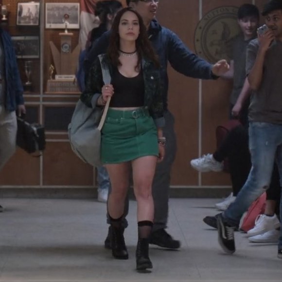 Green Denim Skirt Screen-Worn in 'Dare Me' Marlo Kelly - Picture 2 of 7